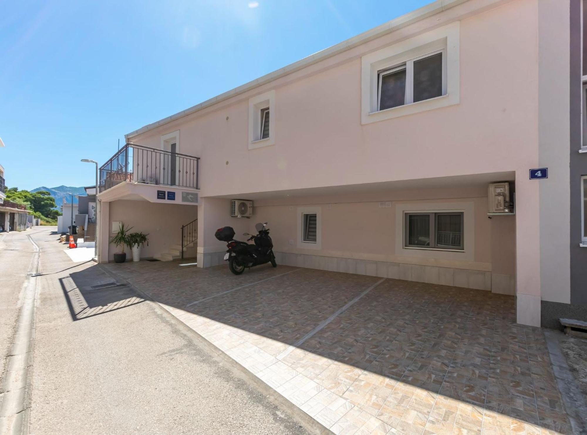 Apartments Hope Dugi Rat Exterior photo