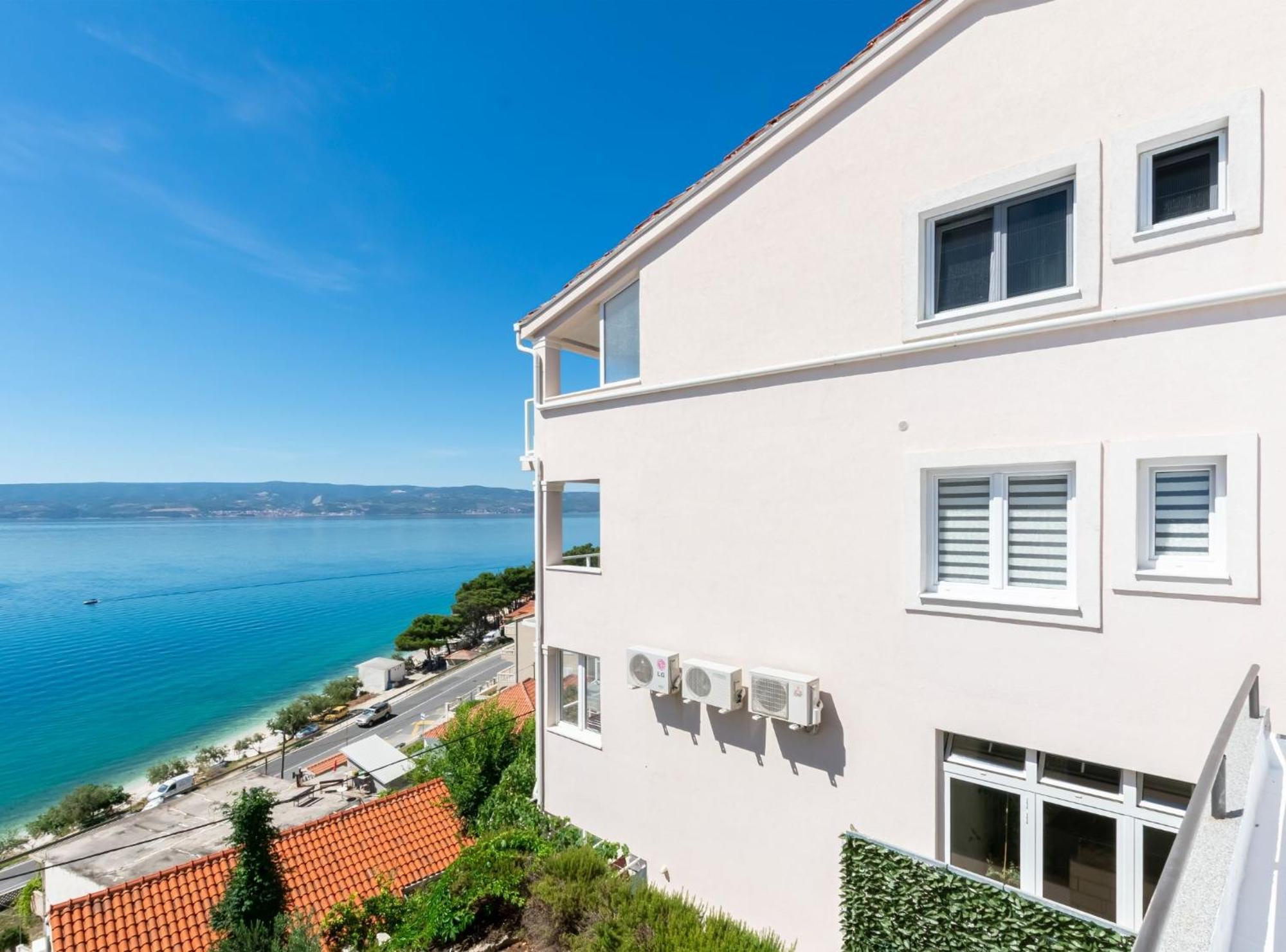 Apartments Hope Dugi Rat Exterior photo